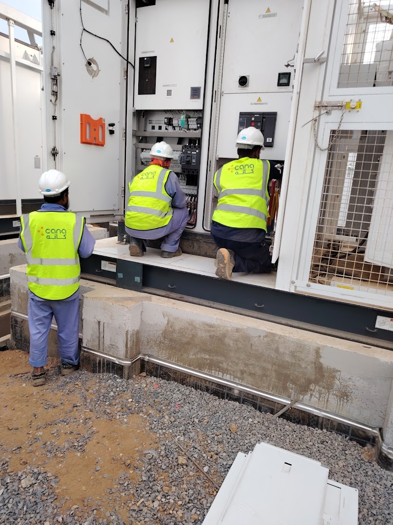 LV CABLE TERMINATION WORKS IN A 500 MW / 2,000 MWH BATTERY ENERGY STORAGE SYSTEM.